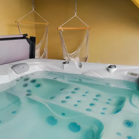 Jacuzzi Au Pied De La Baie Du Mont St Michel Feriehus *