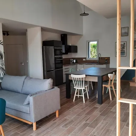 Feriehus Jacuzzi Au Pied De La Baie Du Mont St Michel Genêts