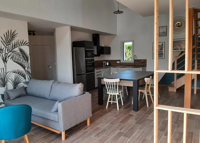 Feriehus Jacuzzi Au Pied De La Baie Du Mont St Michel Genêts